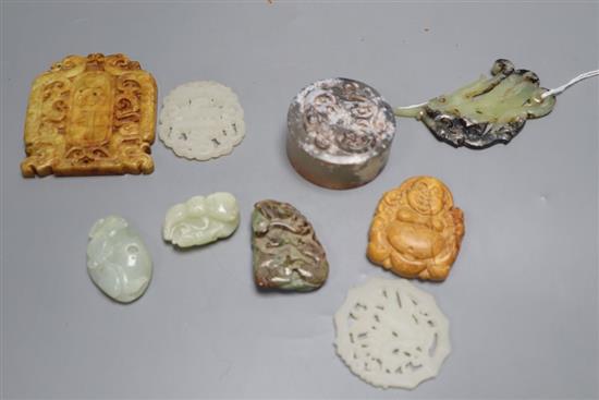 A group of Chinese jade, hardstone or glass carvings (9)